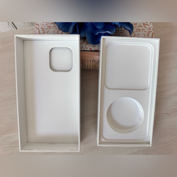 Apple iPhone 14 Pro Max Gold EMPTY BOX ONLY - Picture 5 of 6
